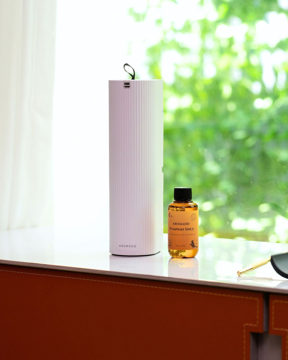 Rad-2 Art Diffuser - Bundle with Bergamot Coastal or Pumpkin Spice Oil